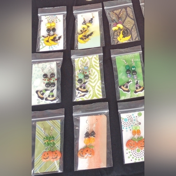 Disney Heartless Queen Snow White Poison Apple tshirts XL Beaded Charm Earrings - Picture 8 of 11